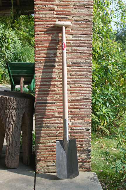 Great Dixter digging spade
