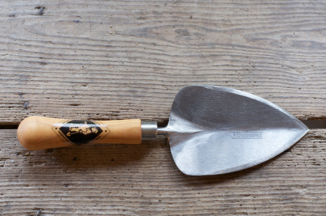 Wide Trowel Cherry Handle
