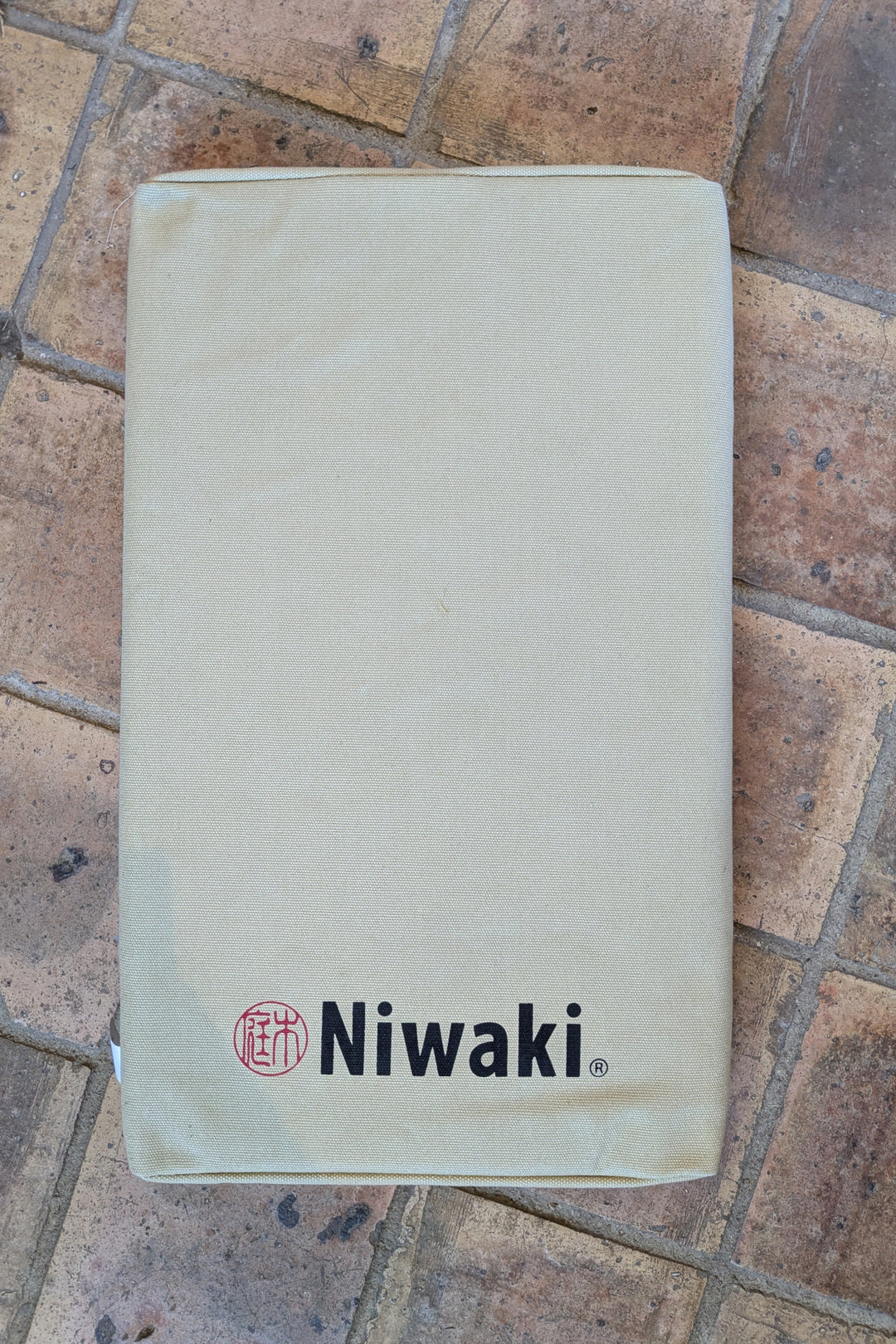 Niwaki kneeler 