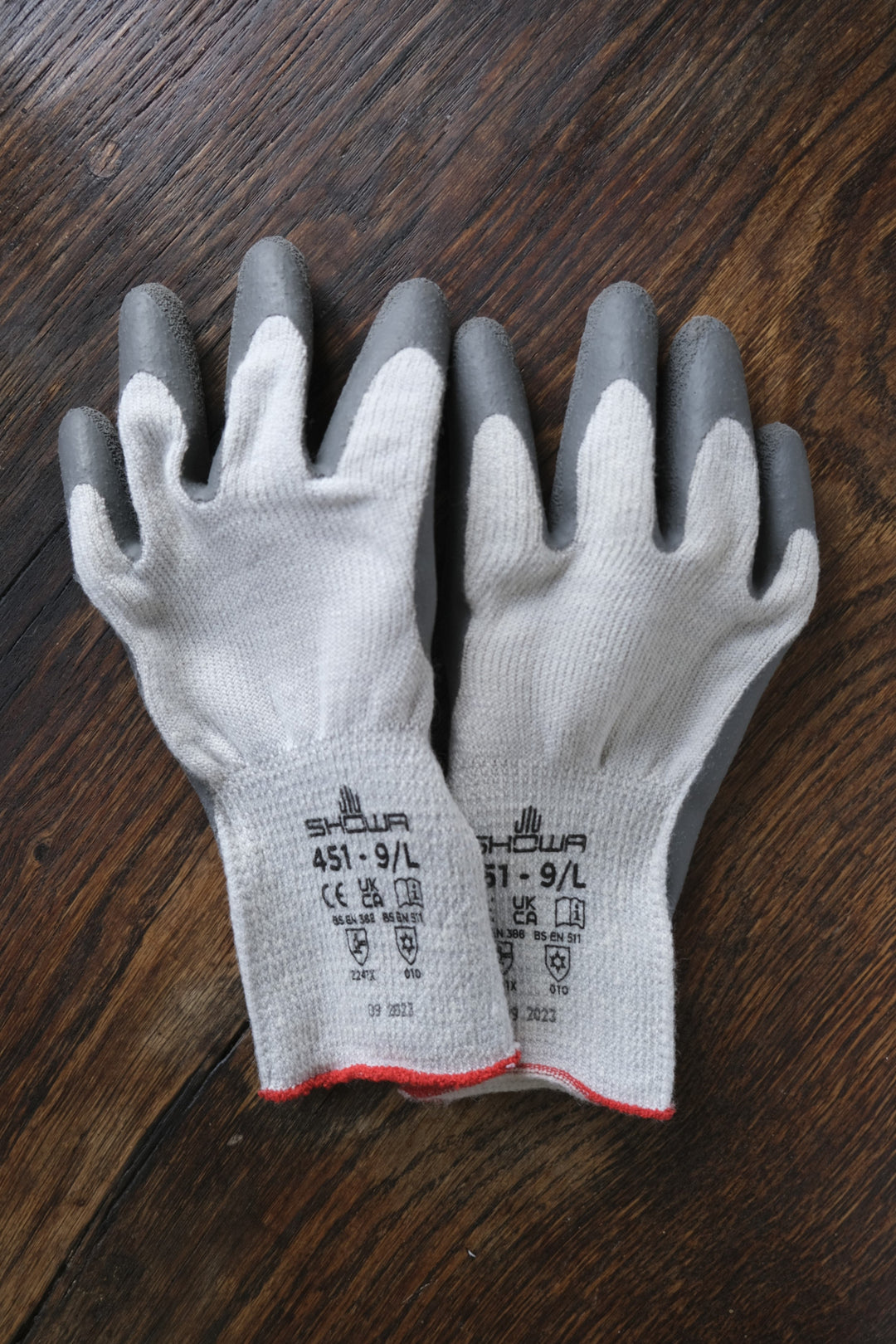 Thermo grip gloves